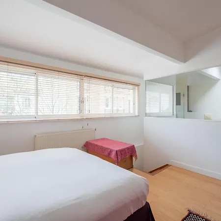 Holiday home Veeve - Urban Sanctuary *